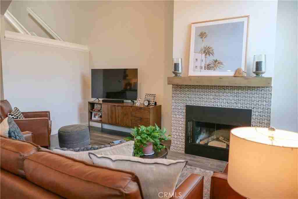 120 Santa Rosa Ct - Photo 2 of 15