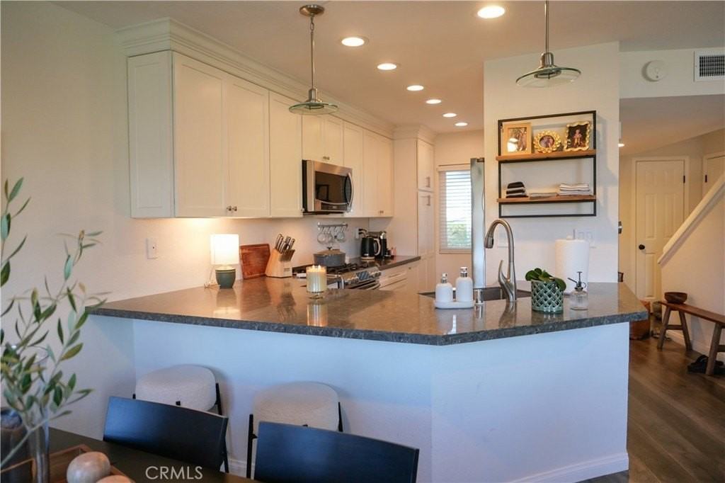 120 Santa Rosa Ct - Photo 3 of 15