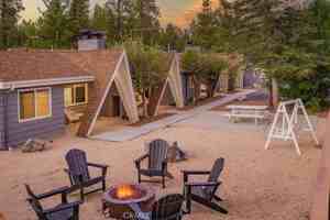 featured image of 560 Edgemoor Rd #5