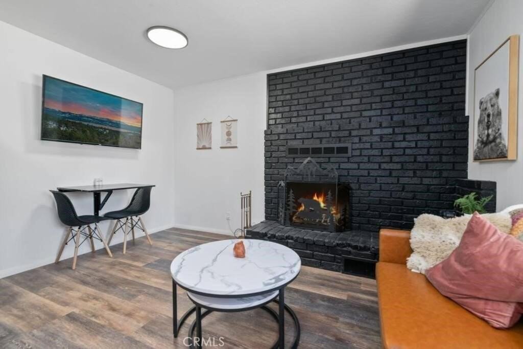 560 Edgemoor Rd #5 - Photo 5 of 10