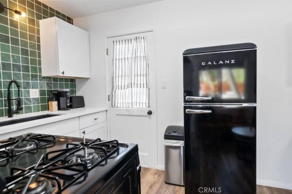 560 Edgemoor Rd #5 - Photo 6 of 10