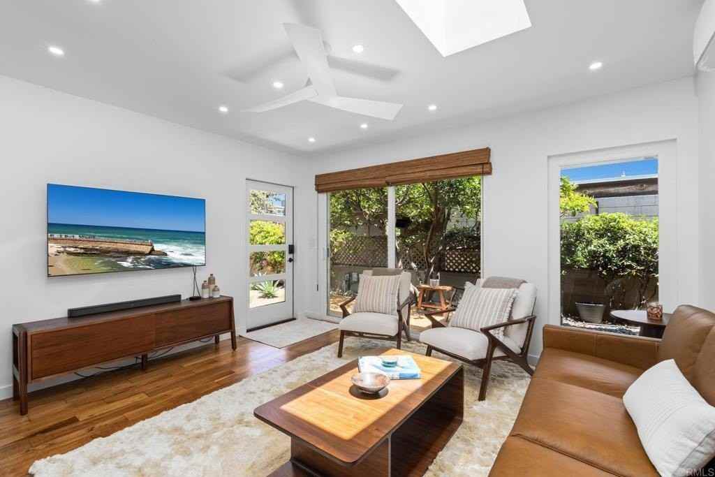 219 24th St - Photo 3 of 11