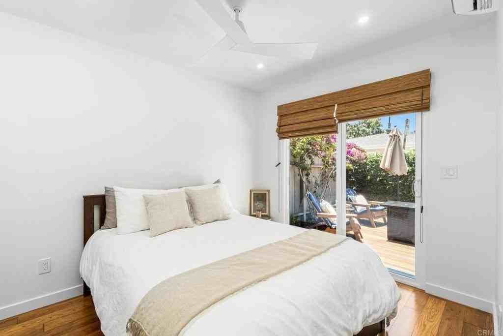 219 24th St - Photo 7 of 11