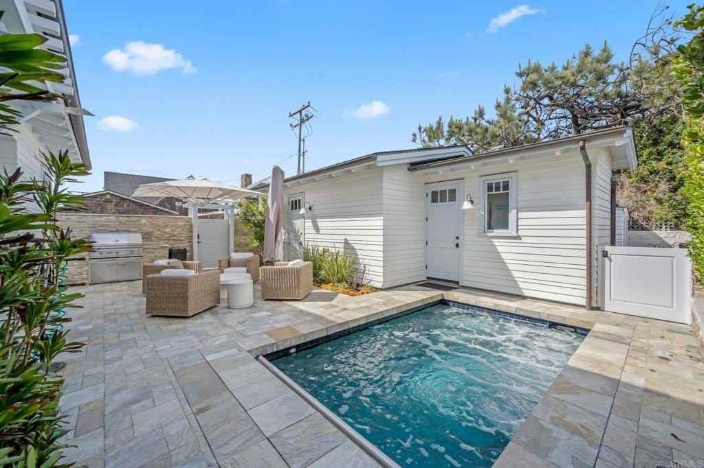 2211 Ocean Front - Photo 2 of 13