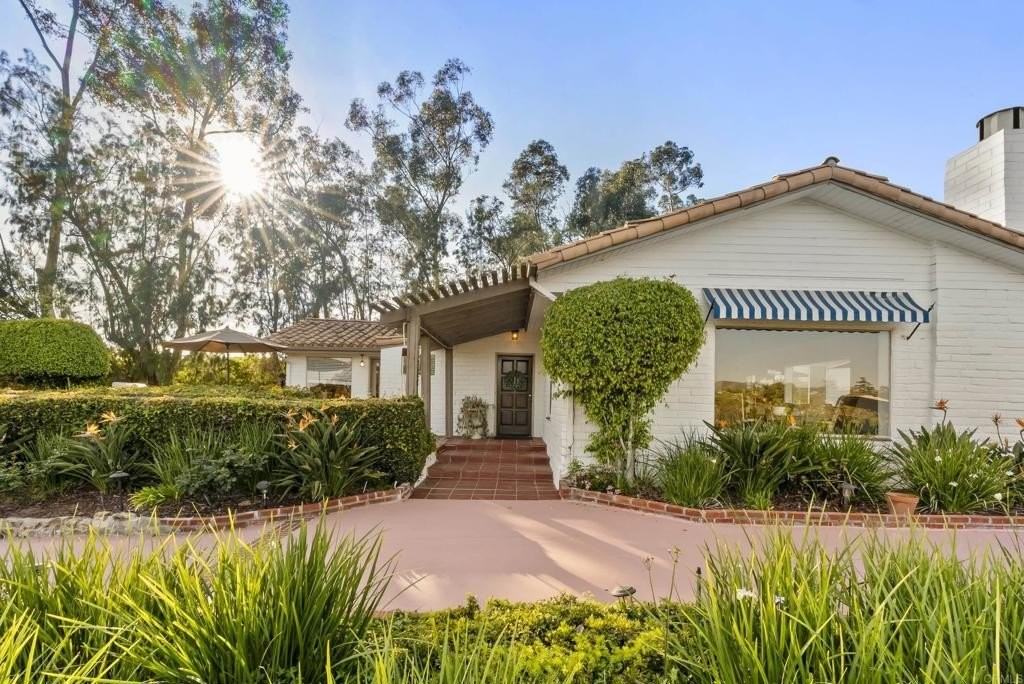 6416 Lago Lindo - Photo 2 of 16