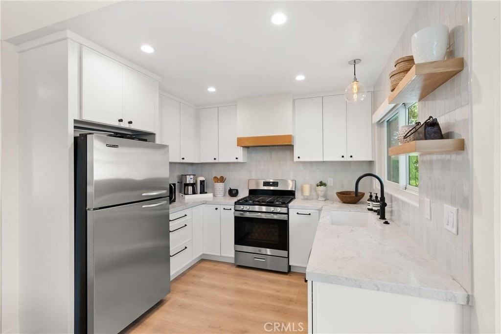 617 Acacia Ave - Photo 5 of 19