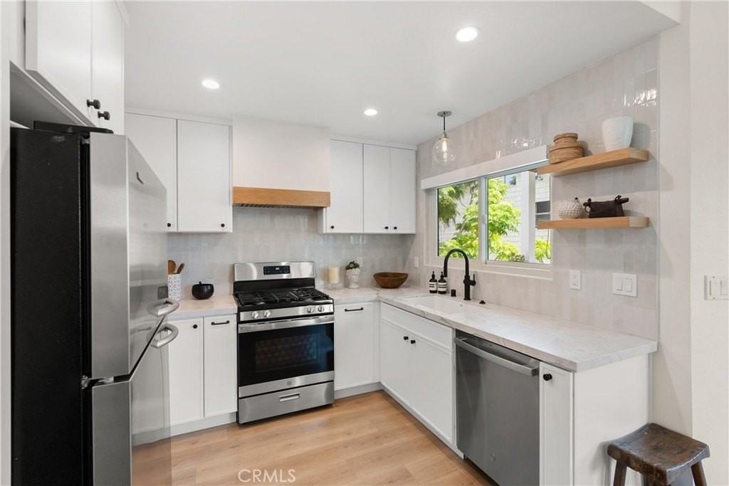 617 Acacia Ave - Photo 6 of 19