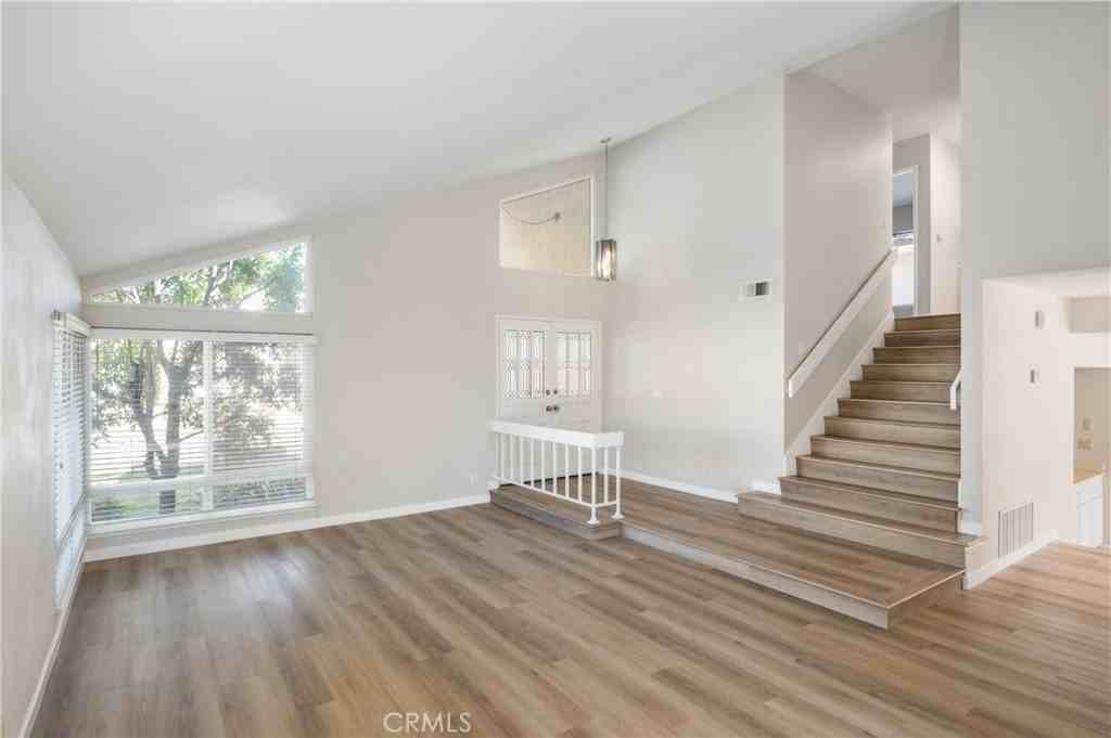 2 Glorieta E - Photo 2 of 23