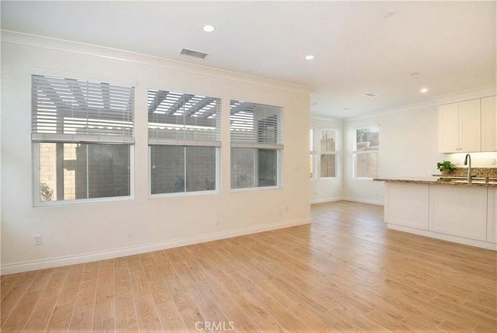 83 Wildvine - Photo 4 of 28