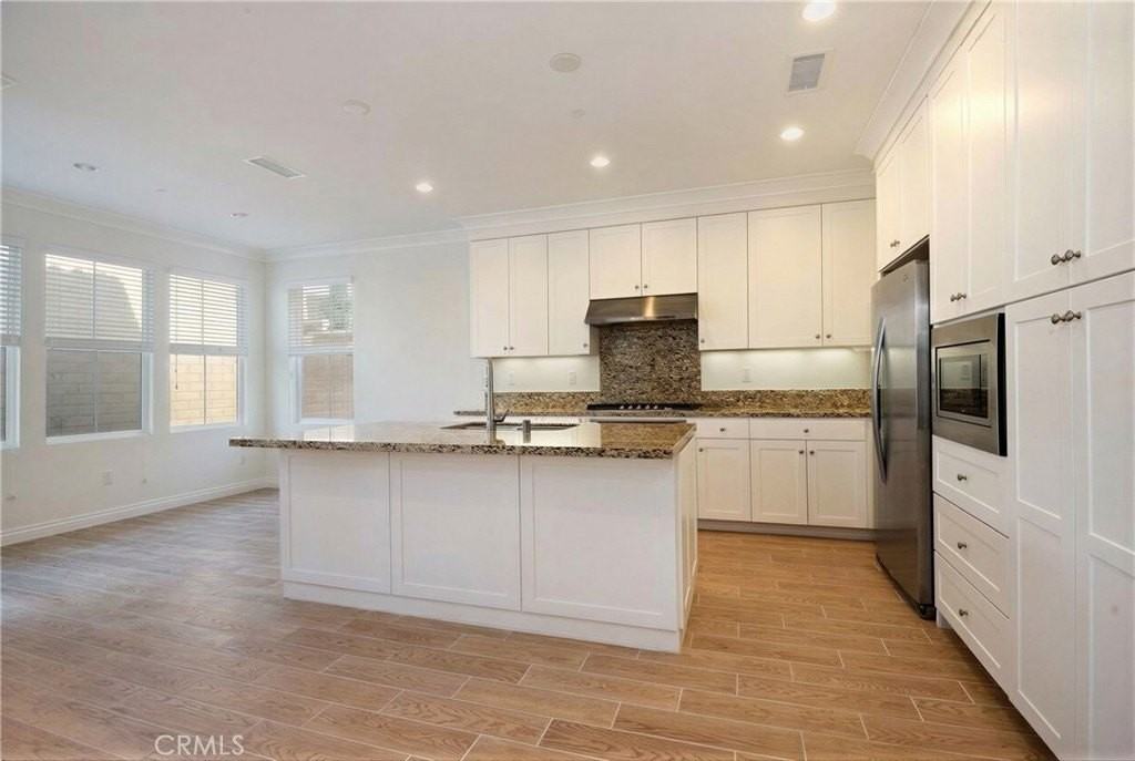 83 Wildvine - Photo 5 of 28