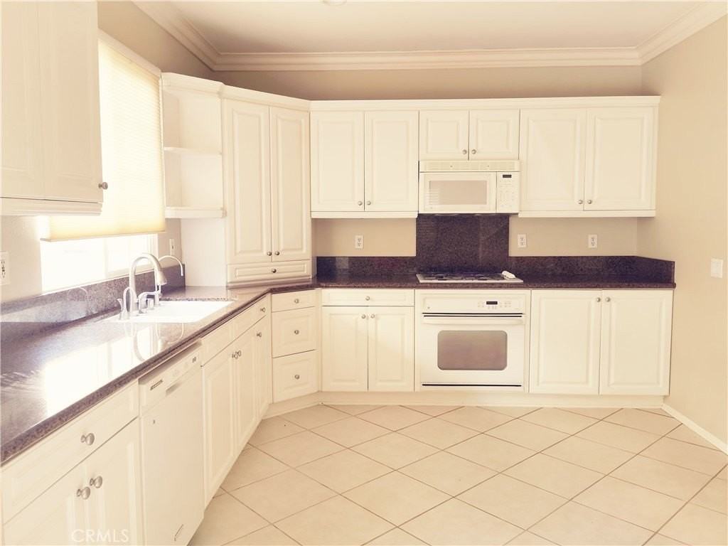 41 Modesto - Photo 4 of 20