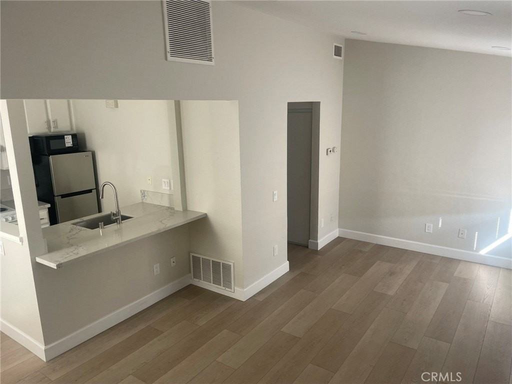 3703 Country Oaks Loop #B - Photo 4 of 26