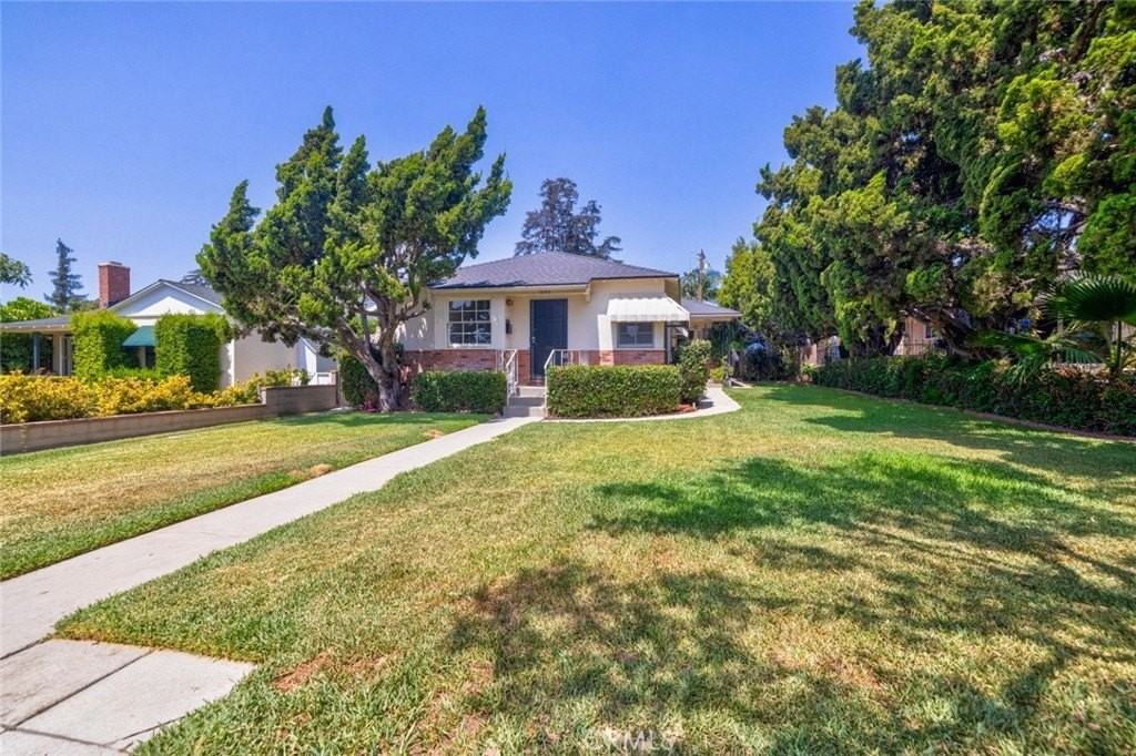 12123 Rose Dr - Photo 2 of 27