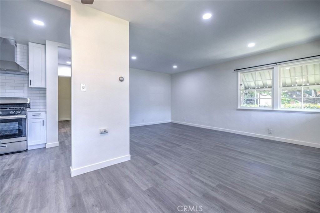 12123 Rose Dr - Photo 5 of 27