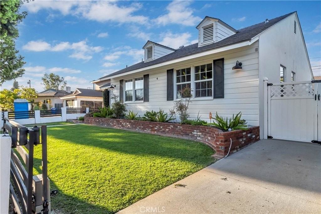 6835 E Parapet St - Photo 4 of 33