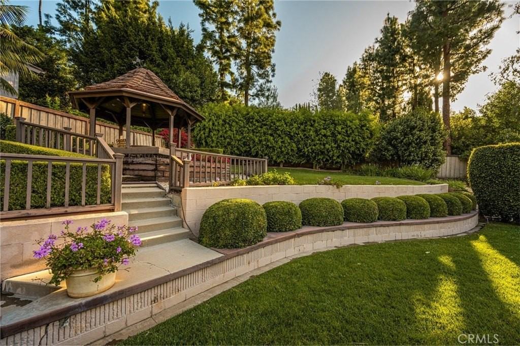 1881 Park Skyline Rd - Photo 3 of 34