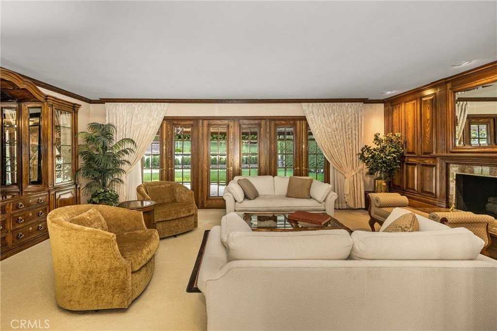 1881 Park Skyline Rd - Photo 5 of 34