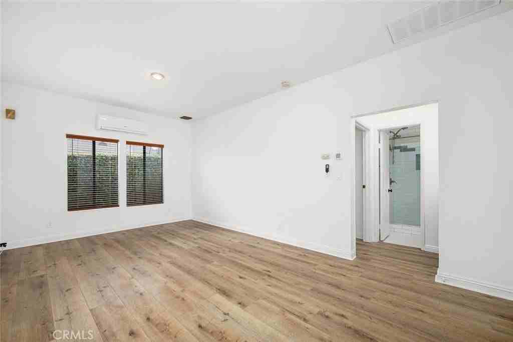 12101 Freeman Ave - Photo 5 of 20