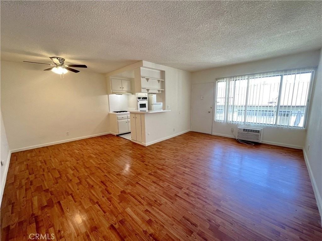1115 S Wooster St #202 - Photo 2 of 9