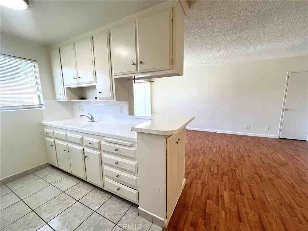 1115 S Wooster St #202 - Photo 5 of 9