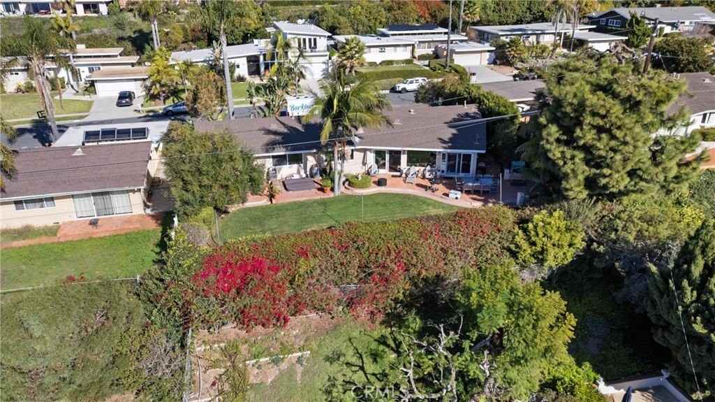 4002 Admirable Dr - Photo 4 of 38