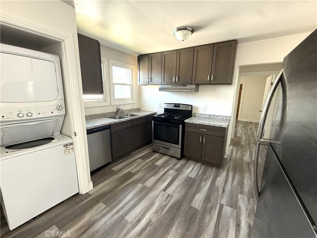 2238 Eastlake Ave #3-4 - Photo 3 of 8