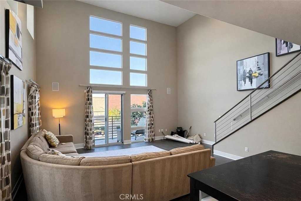 1520 W Artesia Sq #E - Photo 4 of 35