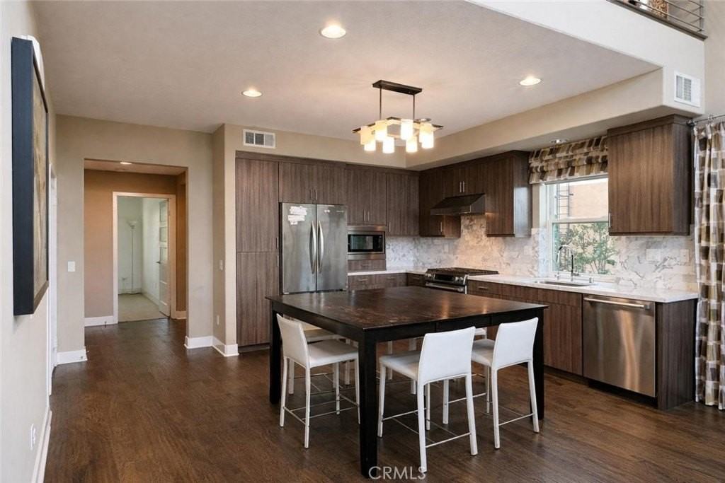 1520 W Artesia Sq #E - Photo 5 of 35