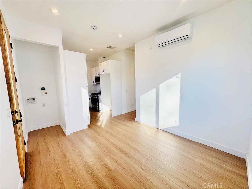 6858 Aura Ave - Photo 4 of 14