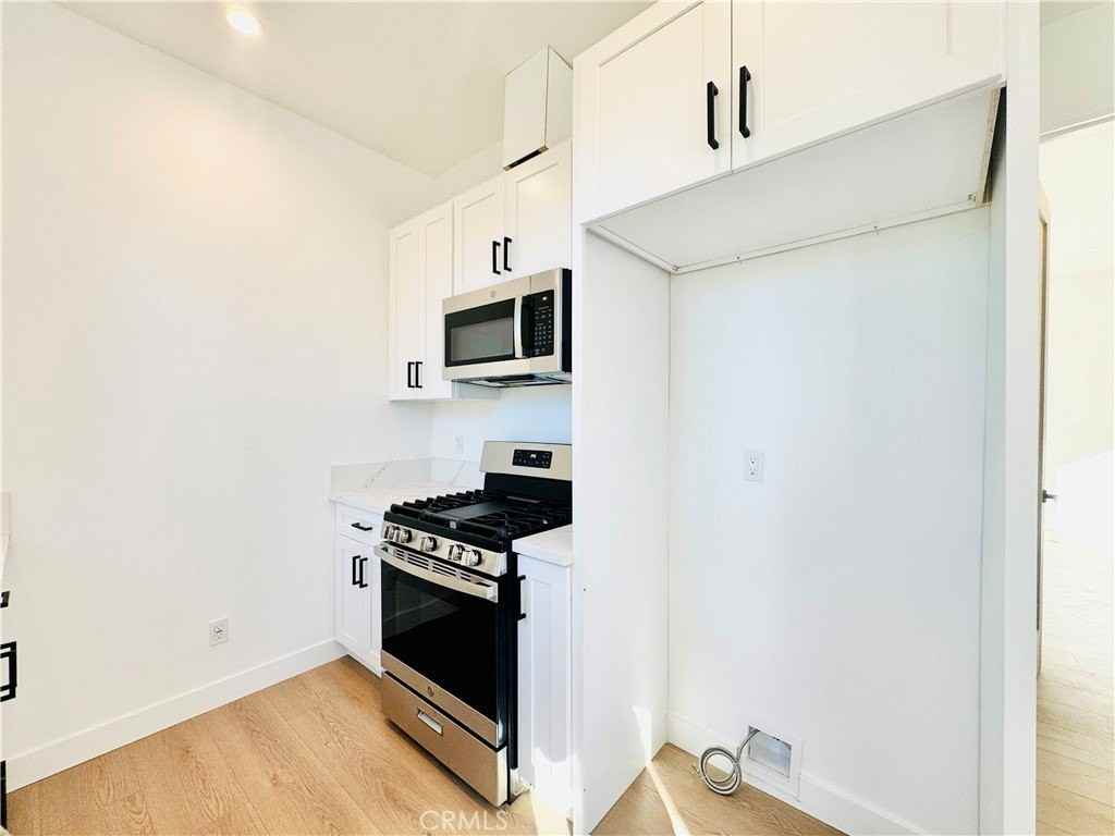 6858 Aura Ave - Photo 7 of 14