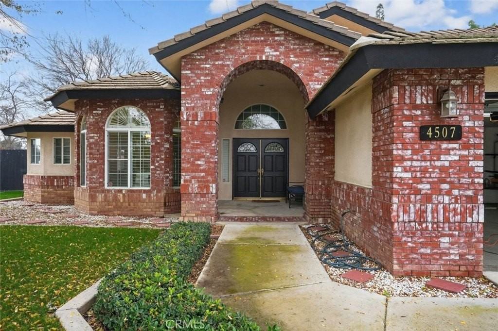 4507 Sealion Ln - Photo 3 of 30