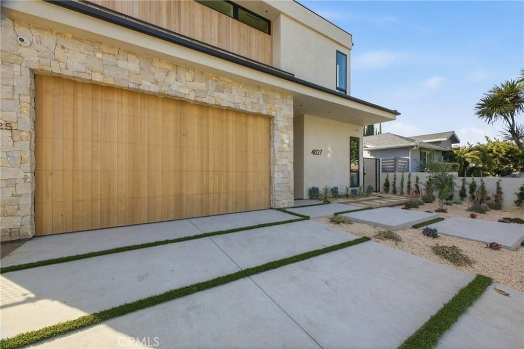 4827 Stansbury Ave - Photo 3 of 49