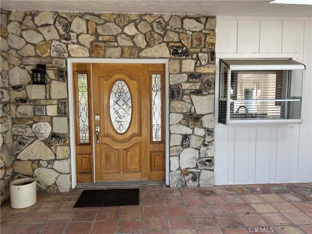 24010 Hatteras St - Photo 2 of 31