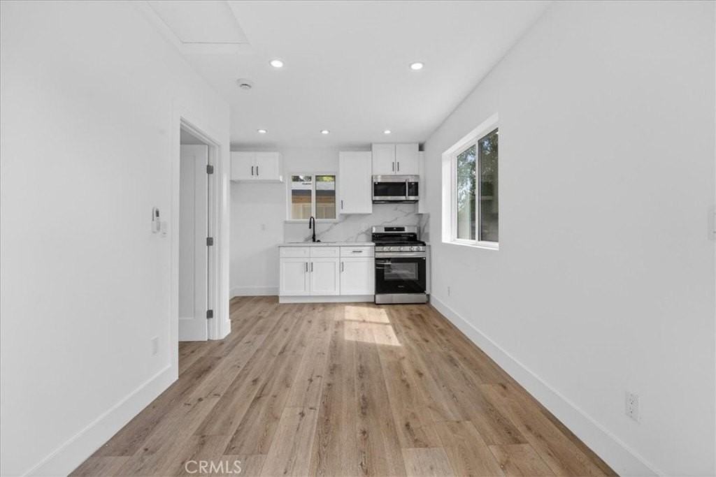 7053 Fallbrook Ave - Photo 5 of 16