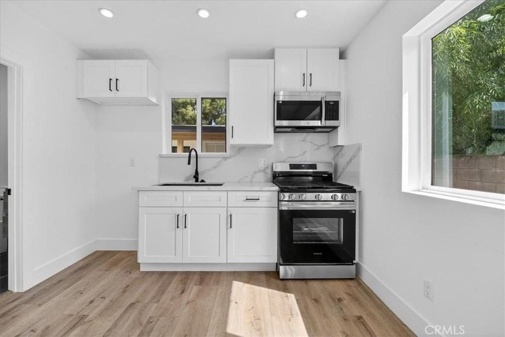 7053 Fallbrook Ave - Photo 7 of 16