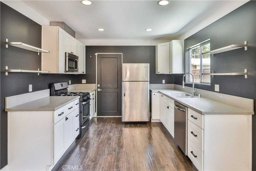 4133 Sunset Dr - Photo 6 of 37