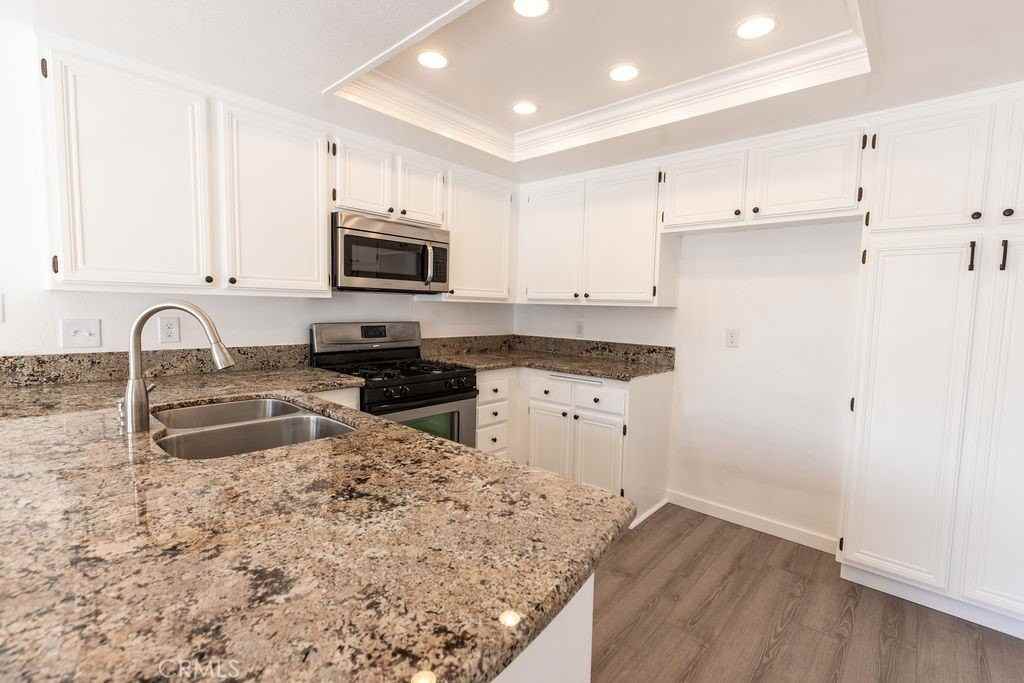 47 Clover Ln - Photo 6 of 33