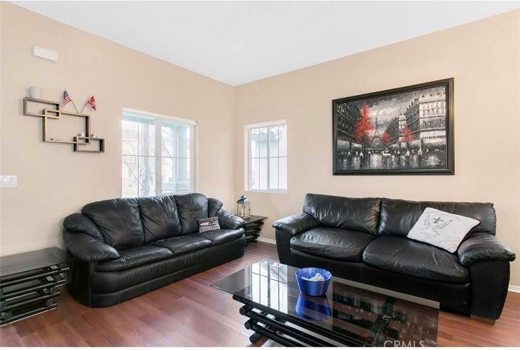 28279 Crosby St - Photo 3 of 18