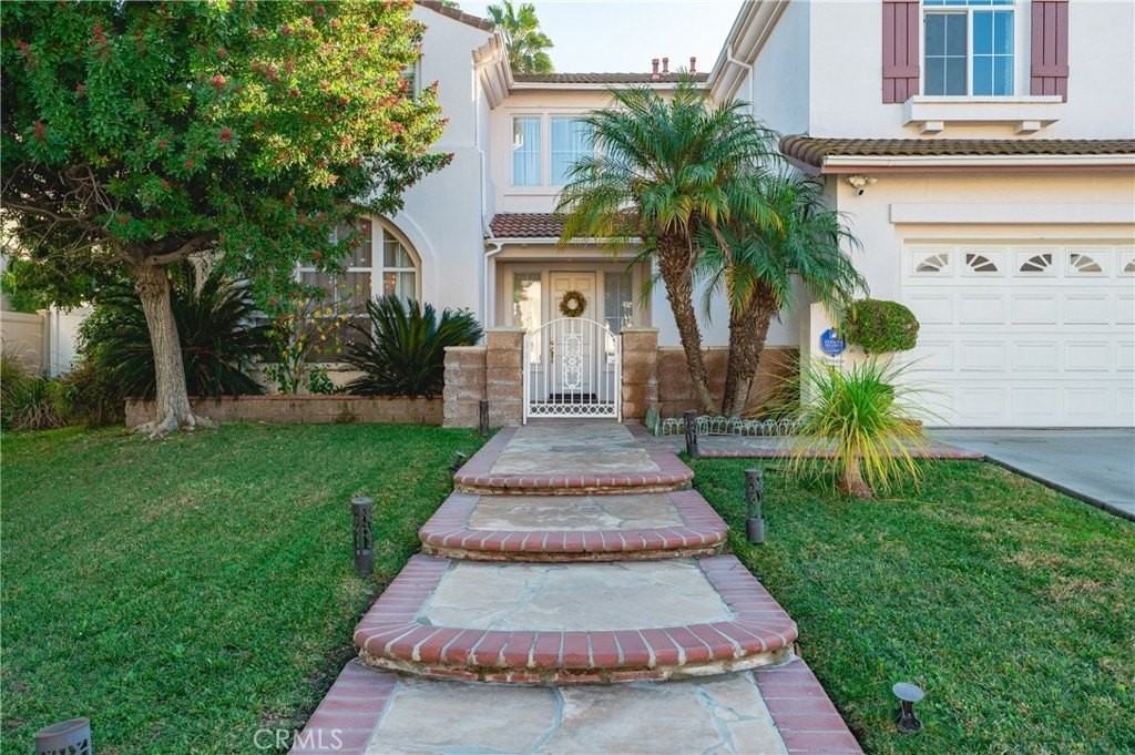 19366 Fortune Pl - Photo 2 of 35