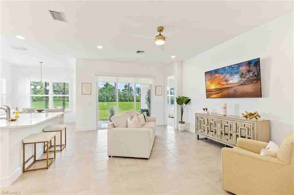 12349 Dahlia Ct - Photo 3 of 40