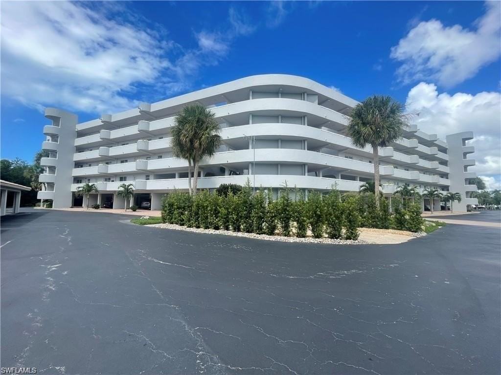 12945 Vanderbilt Dr Unit 402