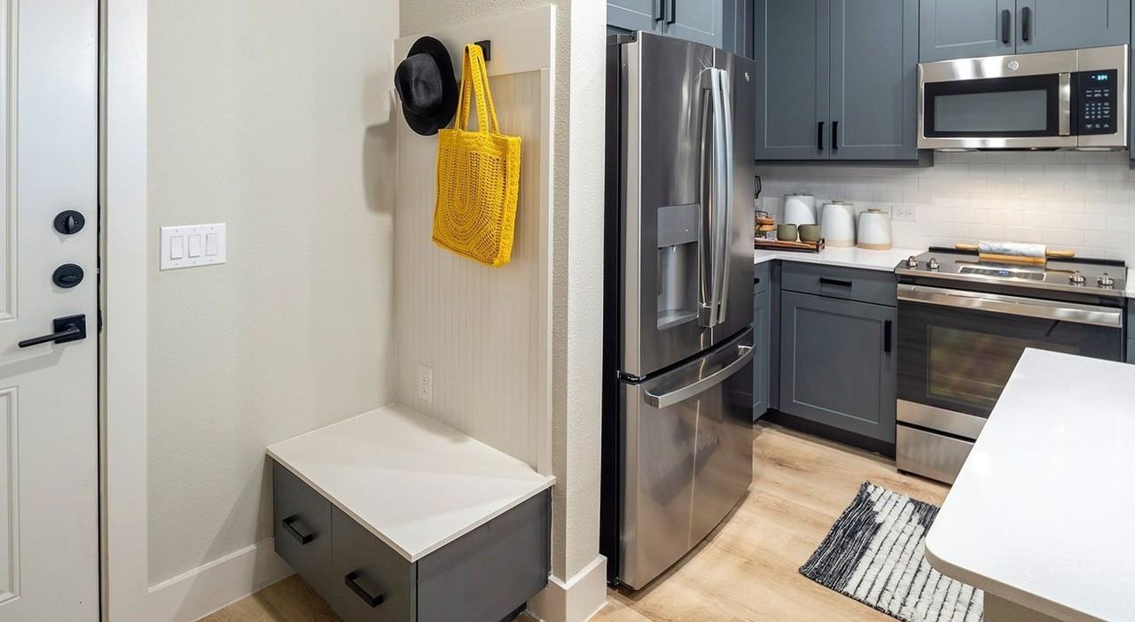 750 W Grand Pkwy S - Photo 5 of 8