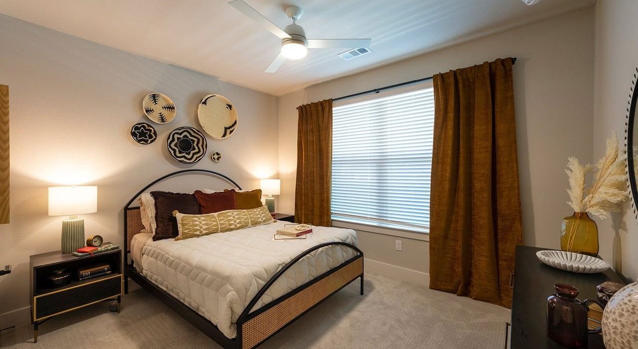 750 W Grand Pkwy S - Photo 7 of 8