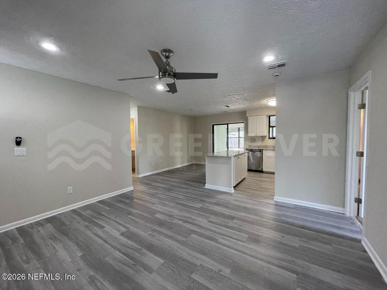 614 Charles Carrol St - Photo 3 of 20