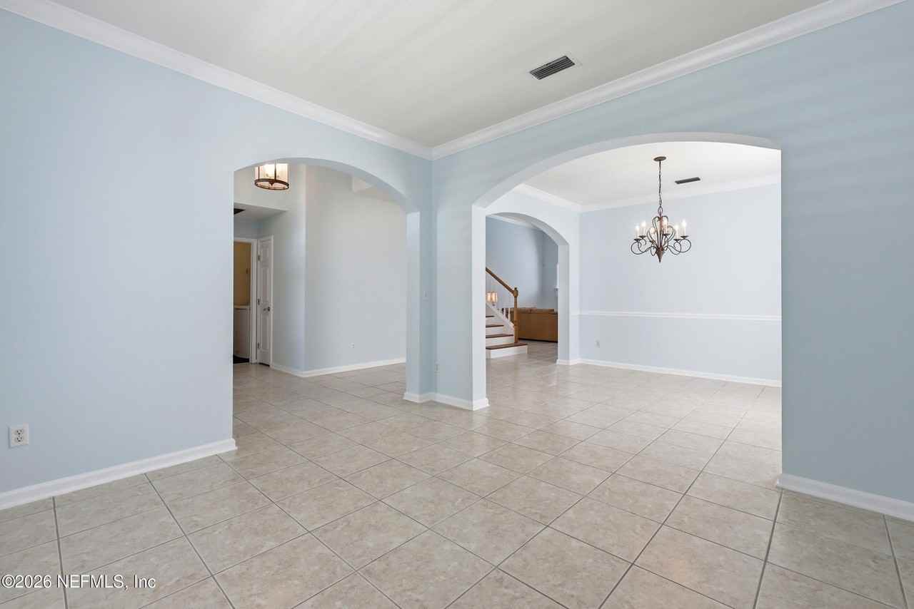 821 Bonaire Cir - Photo 7 of 45