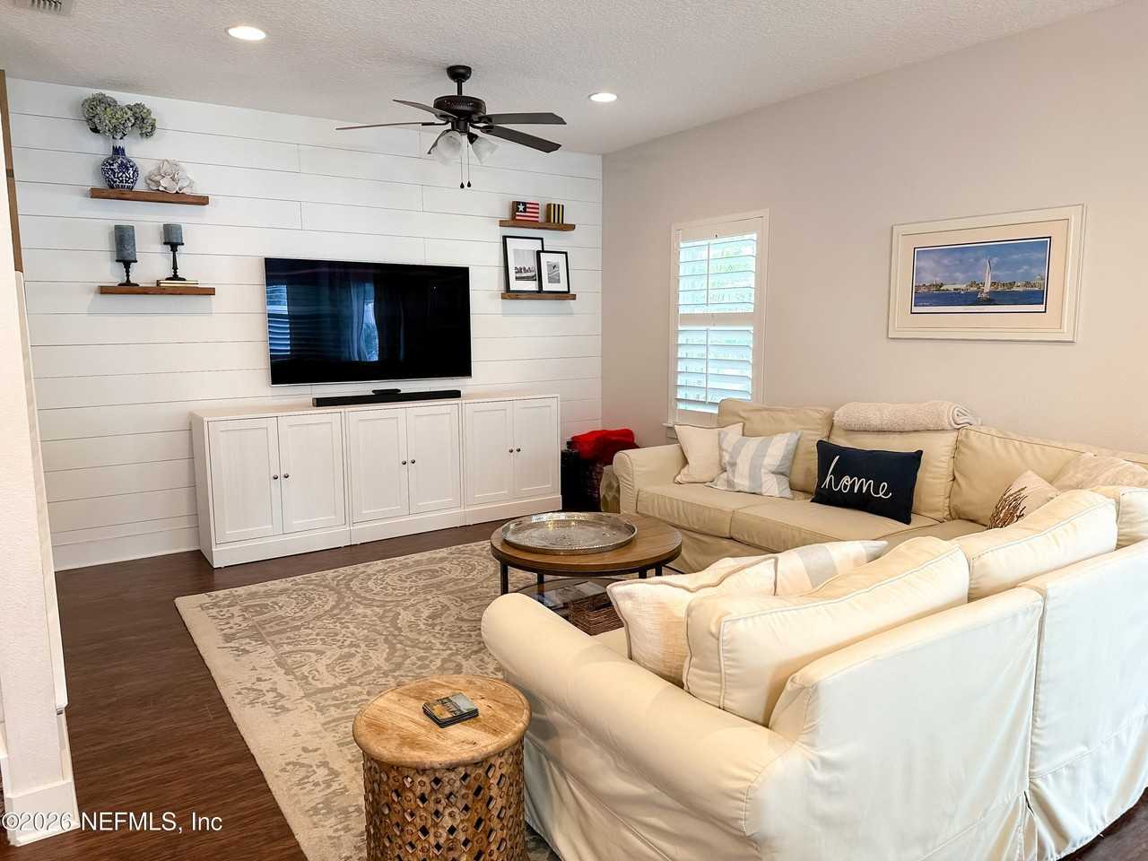 1117 17th St N - Photo 7 of 21