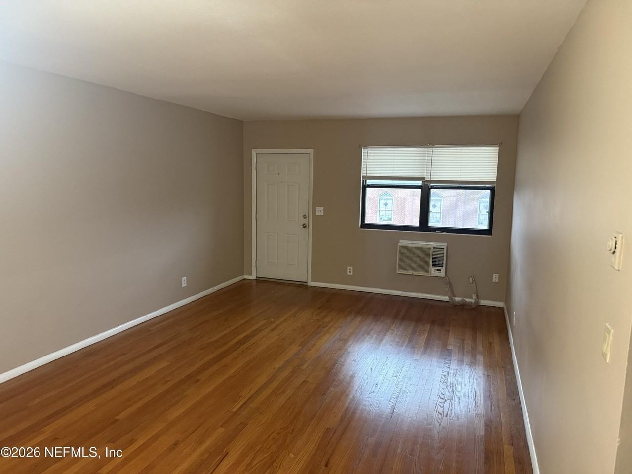 1205 Lasalle St Apt 5 - Photo 2 of 10