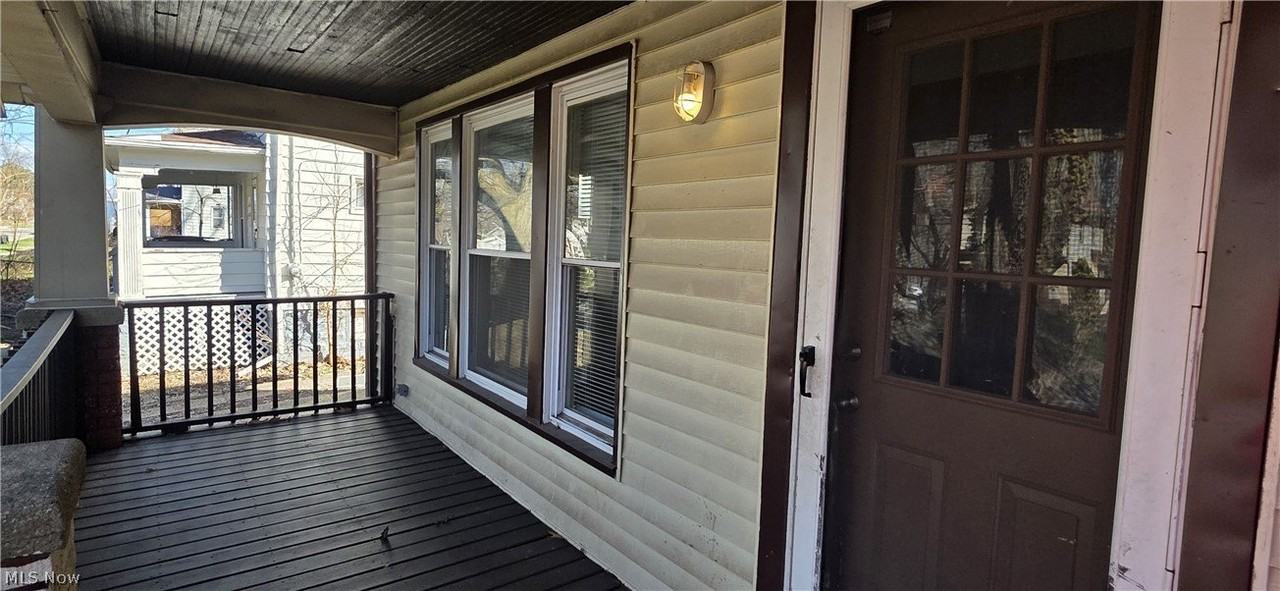 1235 Bellows St - Photo 3 of 33