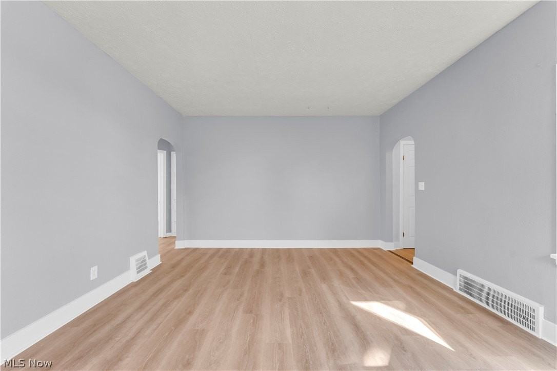 9520 S Highland Ave - Photo 4 of 25