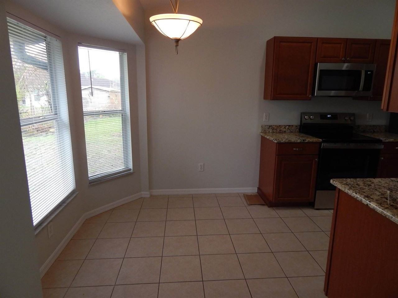 132 Sw Elderberry Dr - Photo 7 of 20